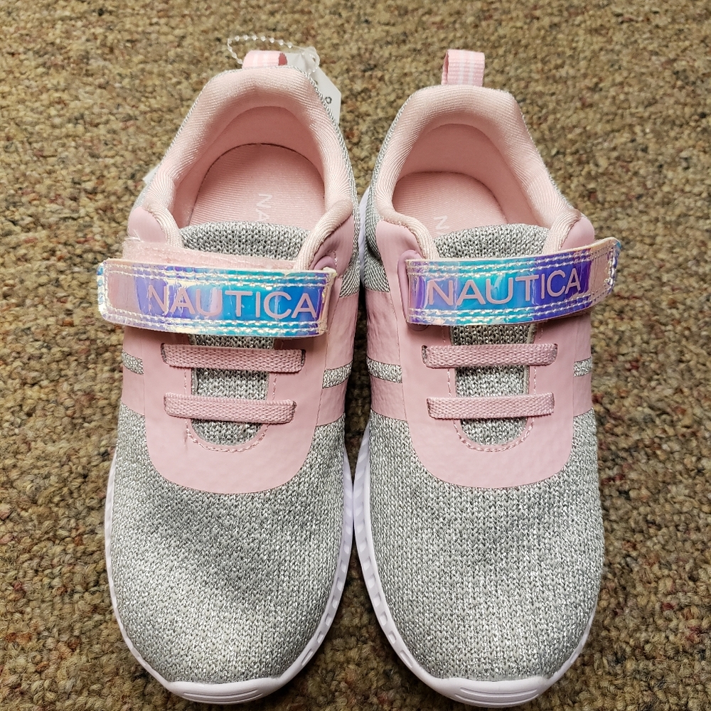 Girl's shoes